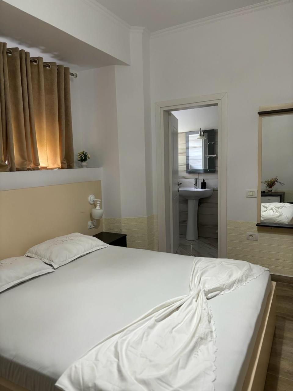 Guest House Adi Hoxha Berat Ngoại thất bức ảnh