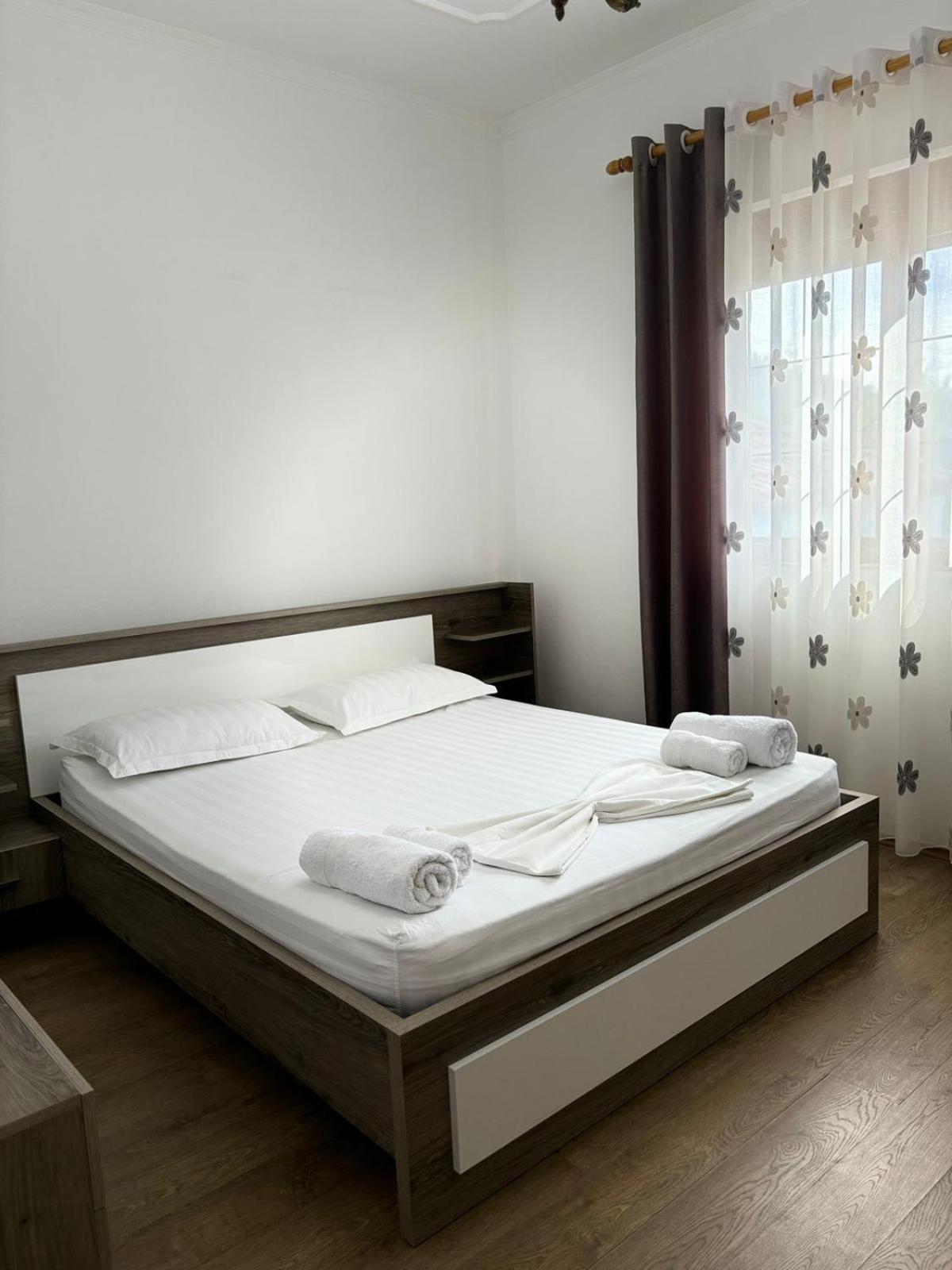 Guest House Adi Hoxha Berat Ngoại thất bức ảnh