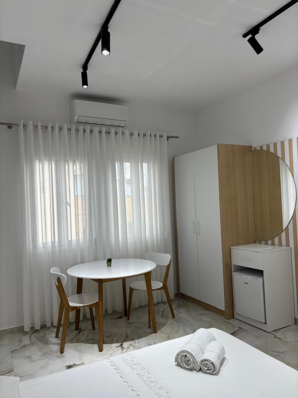 Guest House Adi Hoxha Berat Ngoại thất bức ảnh