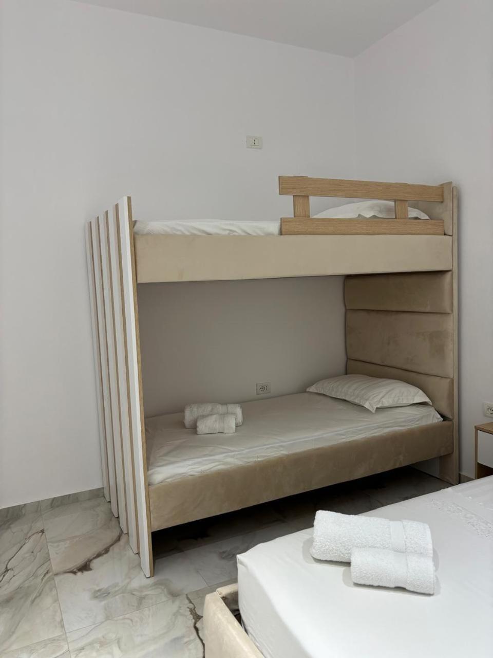 Guest House Adi Hoxha Berat Ngoại thất bức ảnh