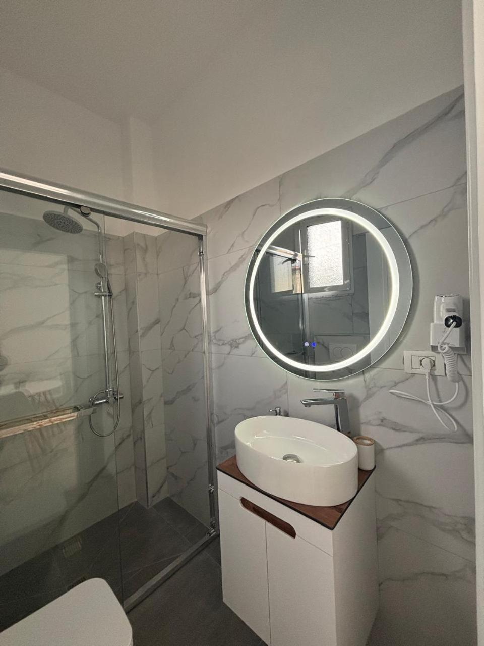 Guest House Adi Hoxha Berat Ngoại thất bức ảnh