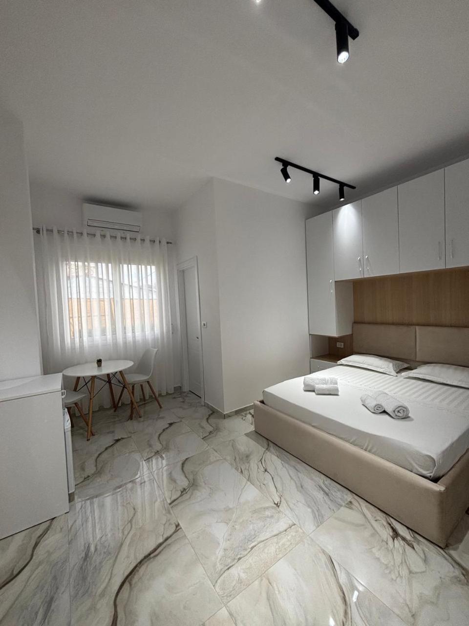 Guest House Adi Hoxha Berat Ngoại thất bức ảnh
