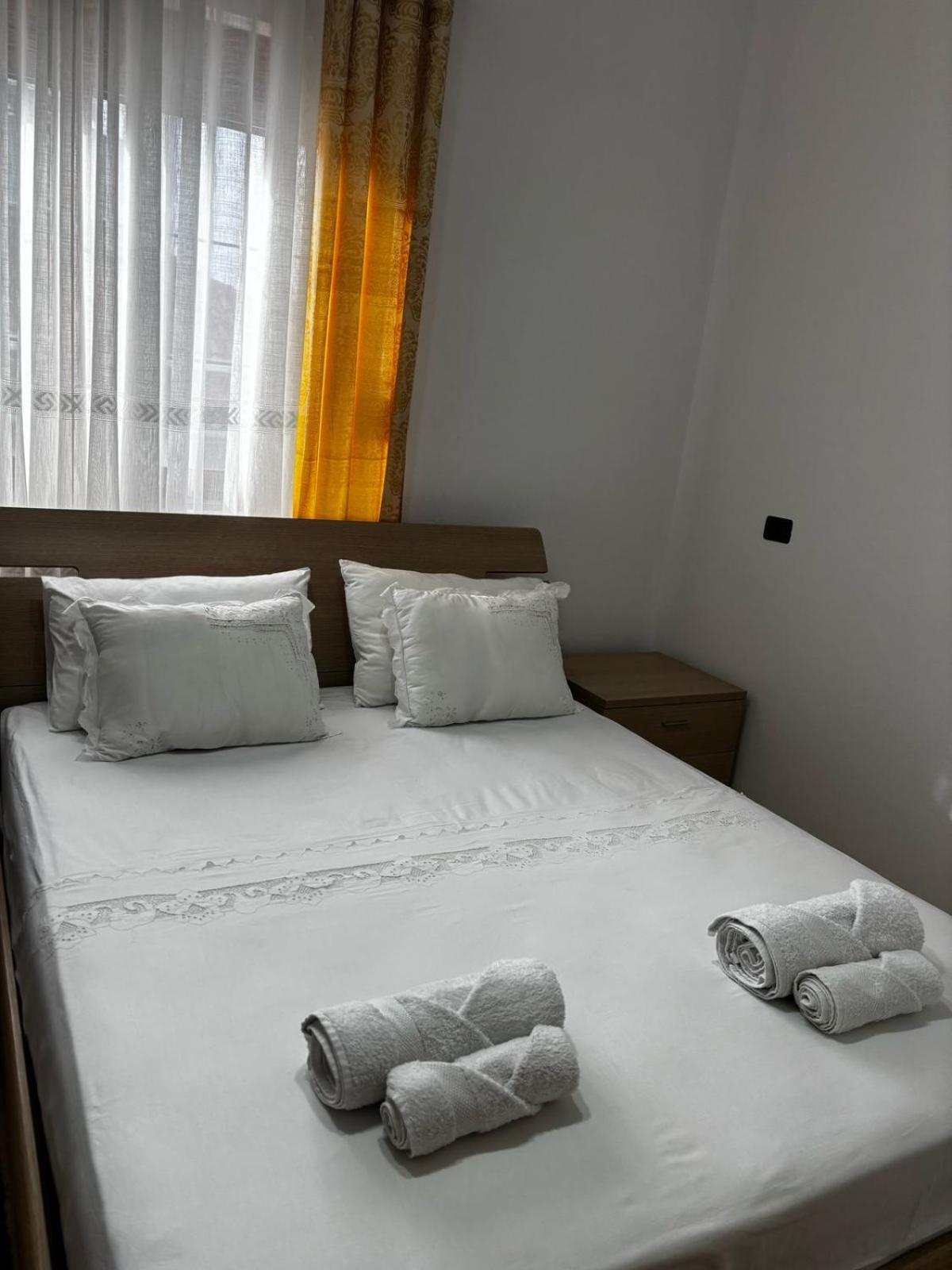 Guest House Adi Hoxha Berat Ngoại thất bức ảnh