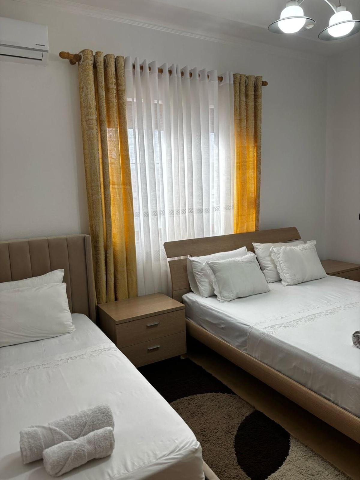 Guest House Adi Hoxha Berat Ngoại thất bức ảnh