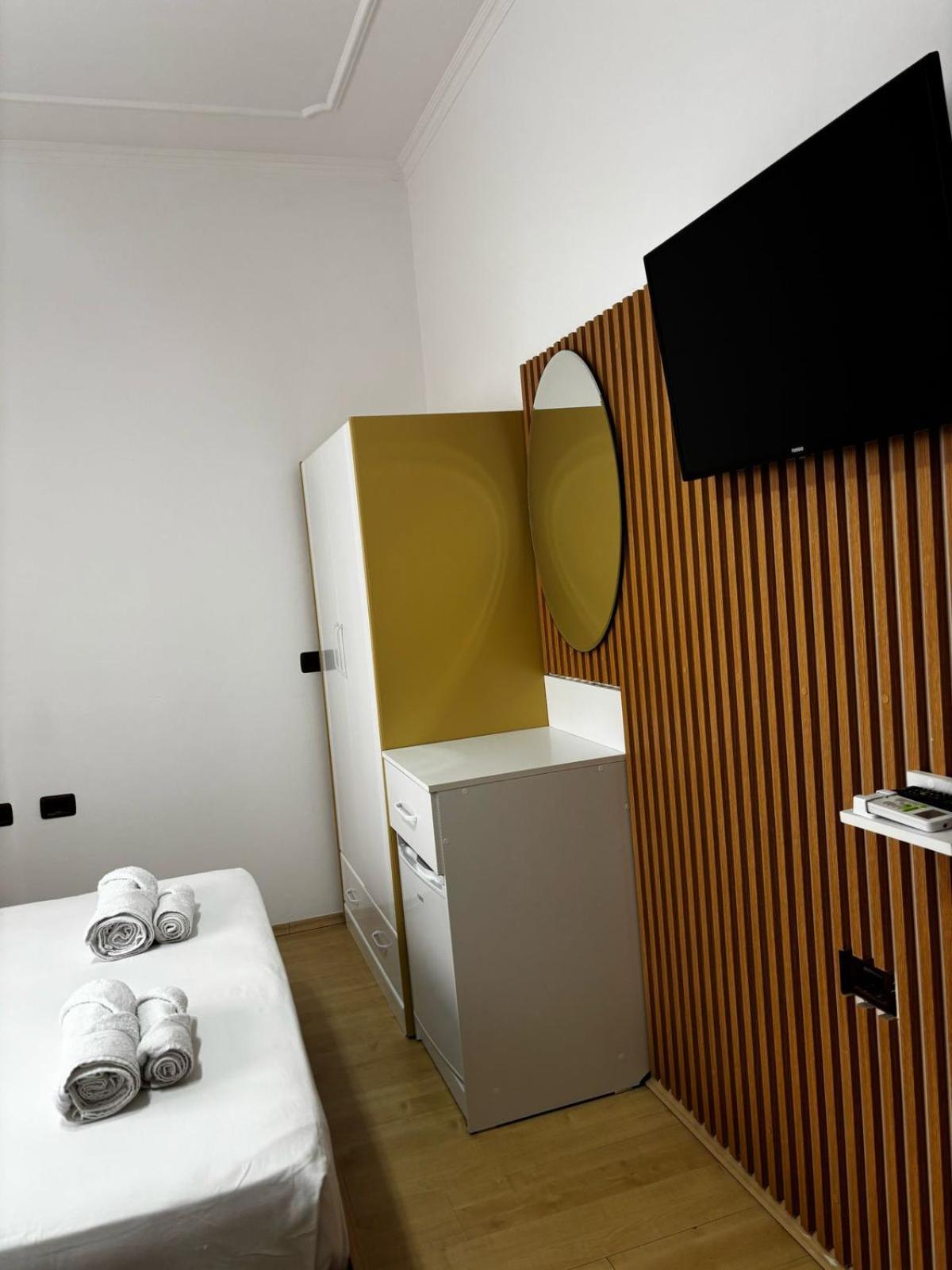 Guest House Adi Hoxha Berat Ngoại thất bức ảnh